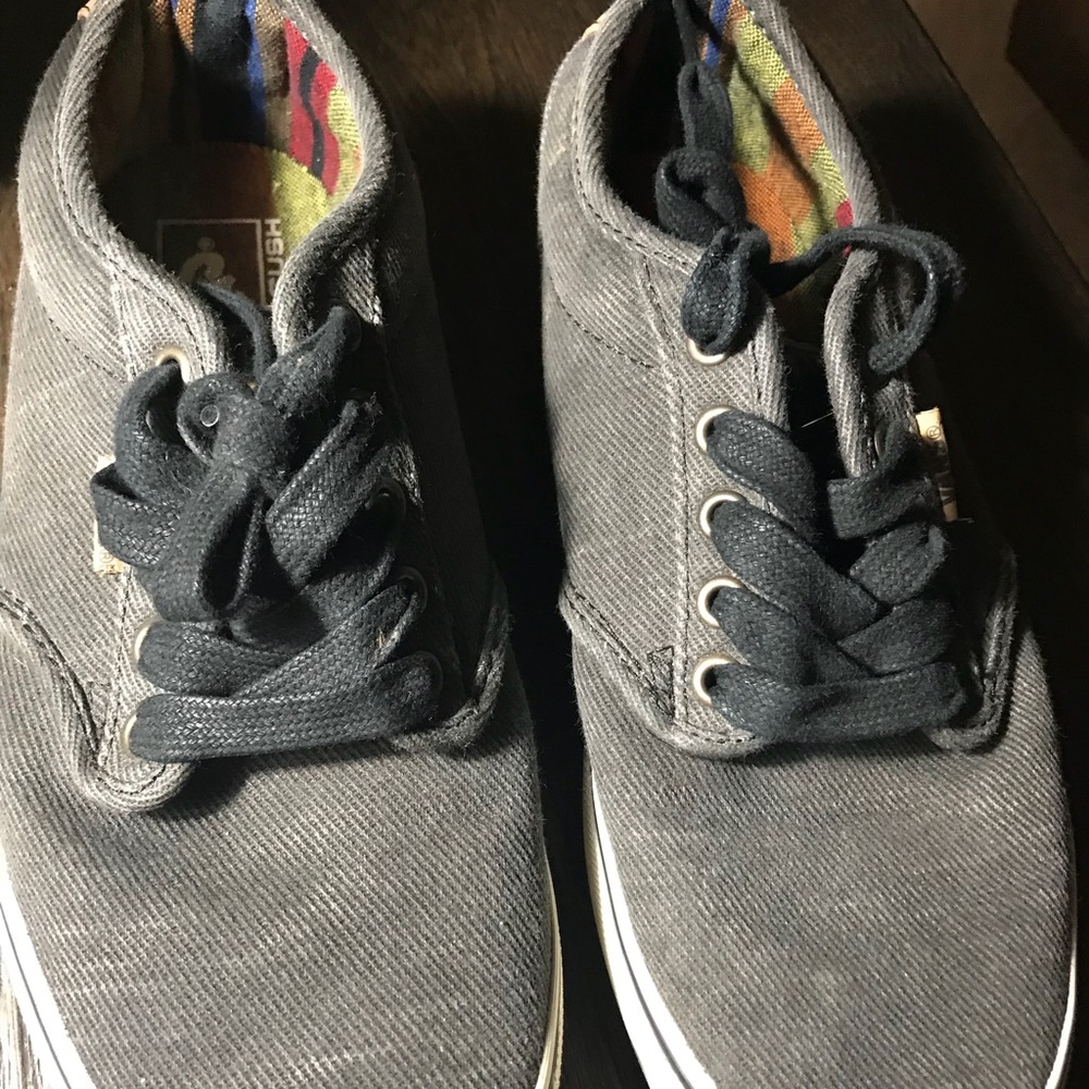 Vans - Picture 2 of 2